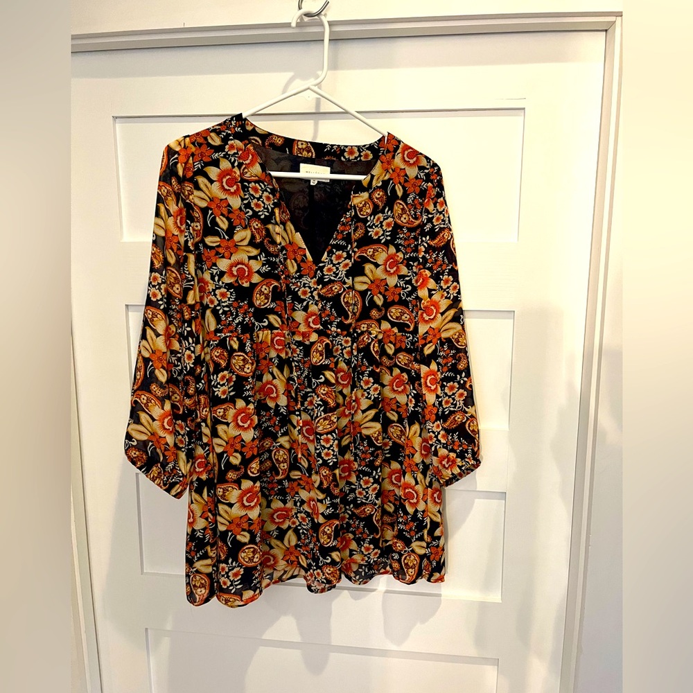 Tunic 3/4 sleeve light weight fabric lined tie front
